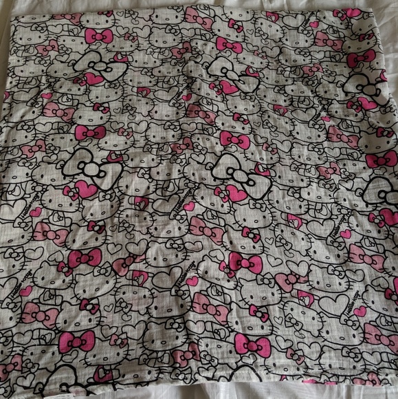 Hello Kitty Muslin Baby Swaddle Blanket. - Picture 2 of 2